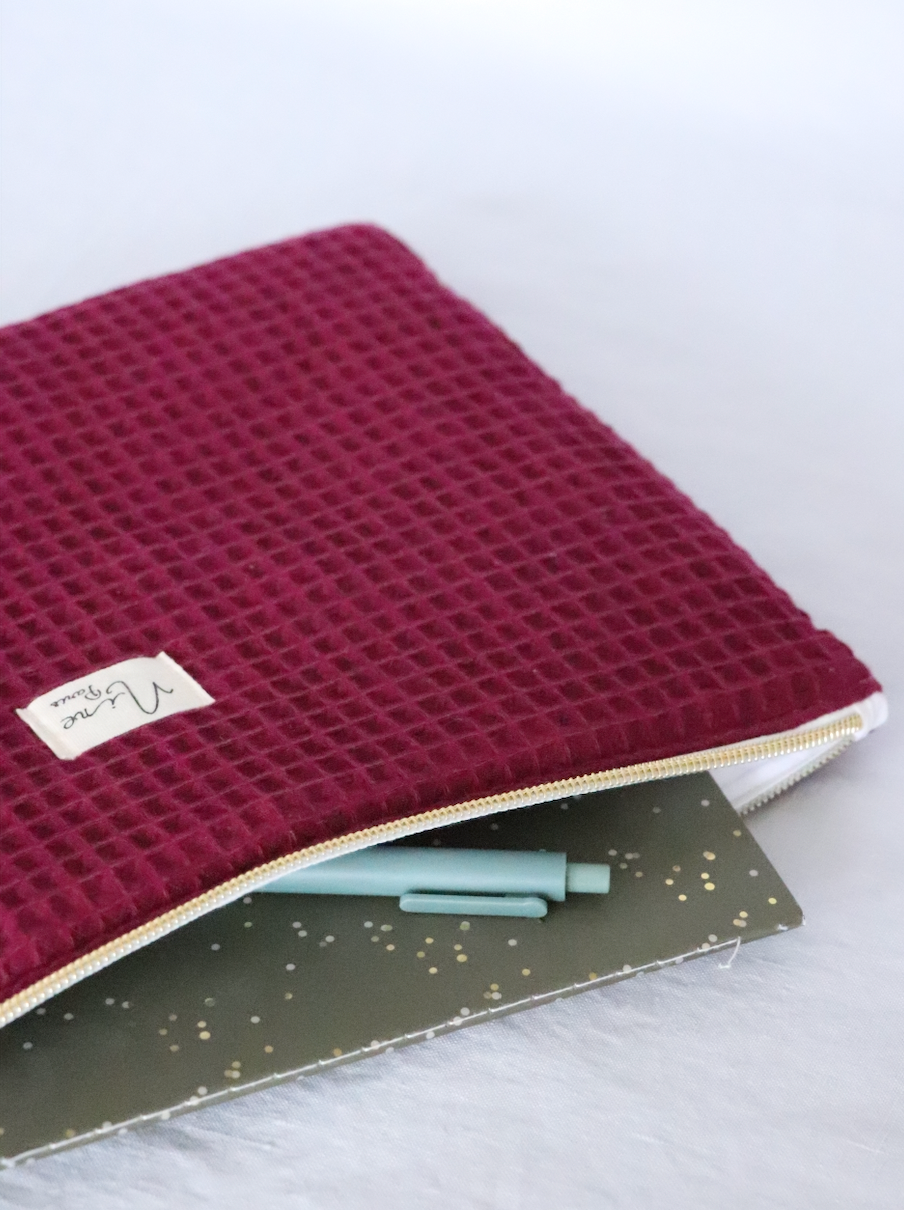 Tablet pouch - Honeycomb