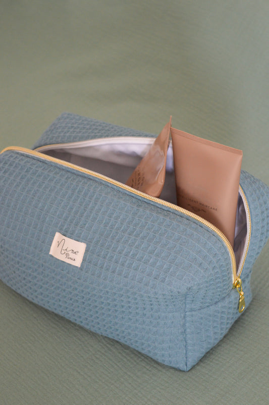 Grande trousse nid d’abeille bleu clair zip doré
