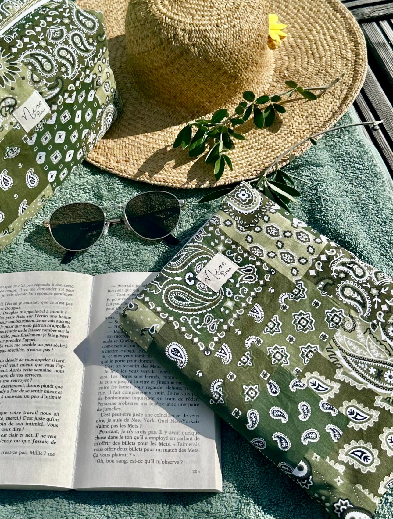 Housse de livre - motif bandana vert